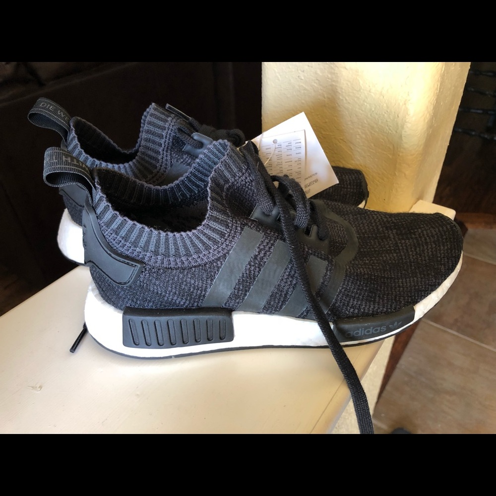 Black Prime-knit Adidas Tennis shoes - Picture 2 of 4